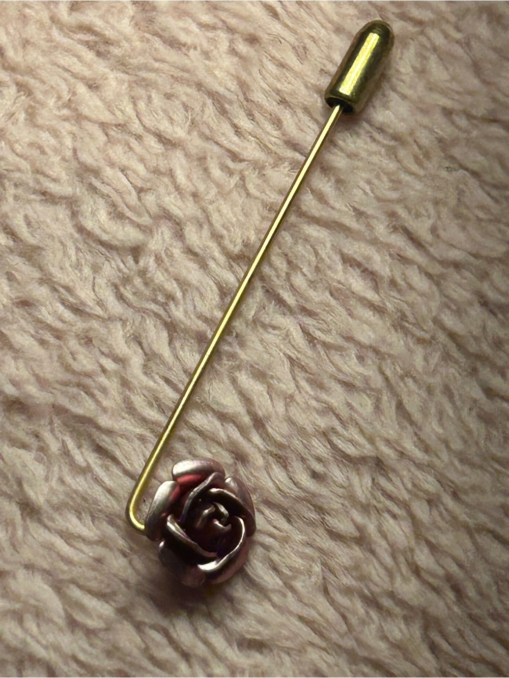 Classic 1960 vintage Gold-Tone Rose Stick Pin - Pink Flower Lapel Stick Pin
